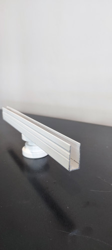 فریم ناودانی پایه بلند ۳سانتیمتر لنگه ثابت شیشه سکوریت۱۰میلیمتر فرم لس